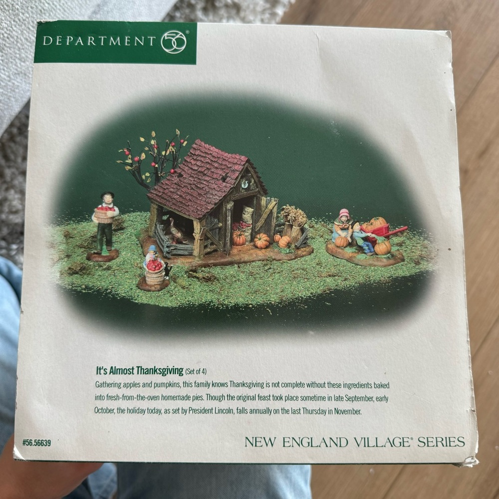 Department 56 New Engine Village Series “It’s Almost Thanksgiving” set of 4